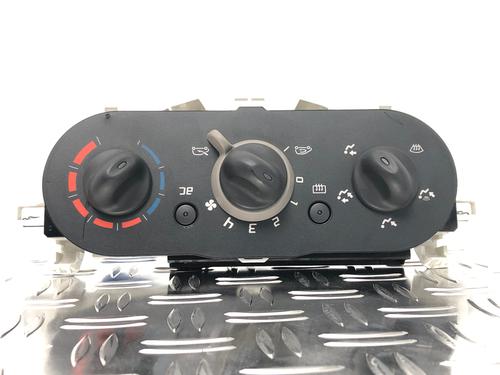 Airco bedieningspaneel RENAULT TWINGO II (CN0_) 1.2 (CN0D) (58 hp) 29568164
