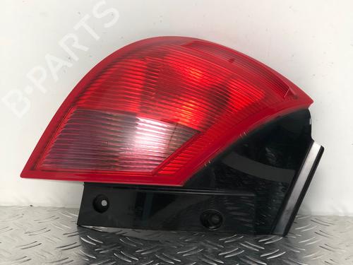 Piloto trasero izquierdo MITSUBISHI COLT VI (Z3_A, Z2_A) 1.1 (Z31A, Z32A) (75 hp) 29034818