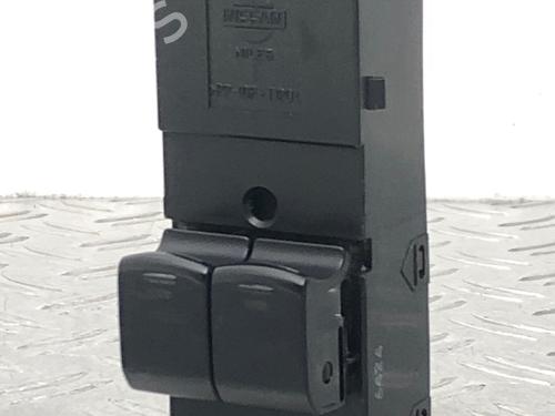 Used Left front window switch NISSAN MICRA C+C III (K12) 1.4 16V (88 hp) 29520294