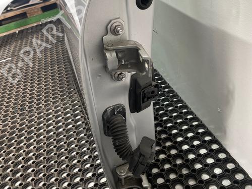 Right front door RENAULT CLIO IV Grandtour (KH_) 0.9 TCe 75 (KHNP) | BP29036446C3 