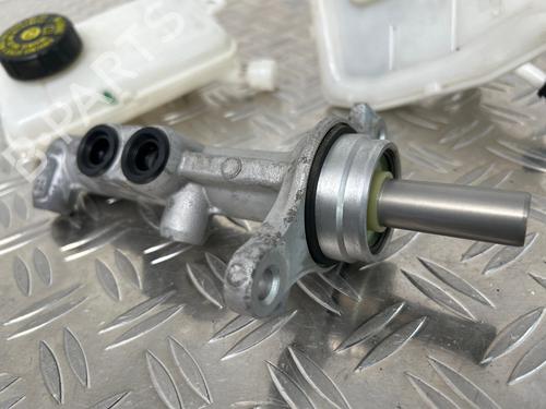 Brake master cylinder RENAULT TRAFIC III Van (FG_) 1.6 dCi 115 (FGMD) | BP36413488M77 - Image 2