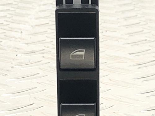 Mando elevalunas delantera derecho BMW 3 Touring (E46) 320 d (150 hp) 31280223