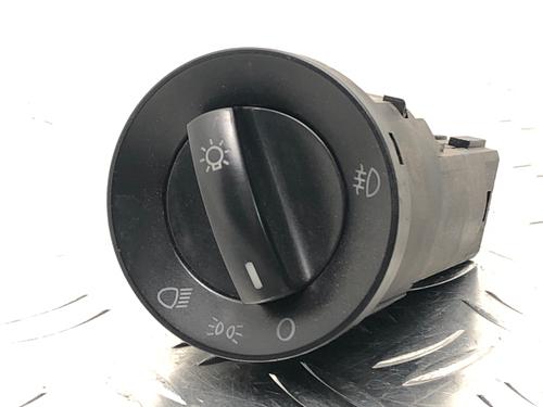 Used Headlight switch VW POLO IV (9N_, 9A_) 1.2 12V (64 hp) 29034584
