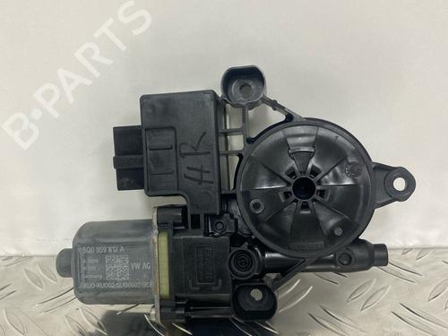 Used Right rear window motor SEAT LEON ST (5F8) 1.6 TDI (105 hp) 29034095