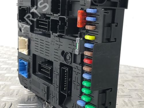 Fuse box PEUGEOT 308 I (4A_, 4C_) 1.6 HDi | BP29036934E1 