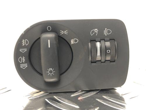 Forlygtekontakt AUDI A3 Sportback (8PA) 1.4 TFSI (125 hp) 30156872