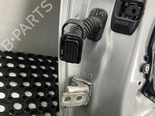 Right front door RENAULT CLIO IV Grandtour (KH_) 0.9 TCe 75 (KHNP) | BP29036446C3 
