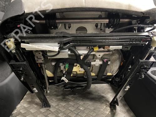 Seats set TESLA MODEL Y (5YJY) Long Range All-wheel Drive | BP37612382C78 - Image 6