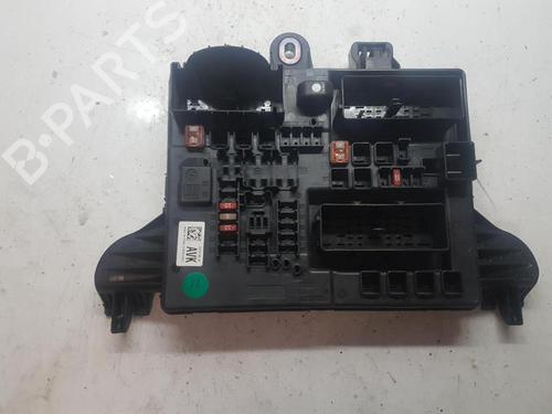 Used Fuse box Fuse box 38967852 38967852