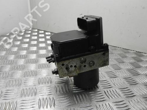 Used Electronic module FORD MONDEO III Turnier (BWY) 2.5 V6 24V (170 hp) 28940136