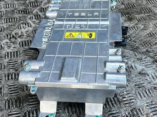 Used Inverter/Converter TESLA MODEL S (5YJS) 85 (367 hp) 30301861