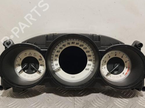 Compteur de vitesse MERCEDES-BENZ CLS (C218) CLS 500 4-matic (218.391) (408 hp) 28911702