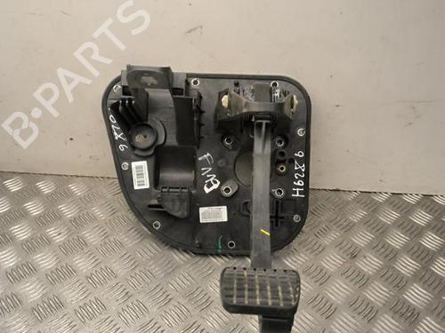 Używane Pedał hamulca Pedał hamulca IVECO DAILY VI Van 35S21, 35C21, 40C21, 50C21 (205 hp) 37569444 37569444