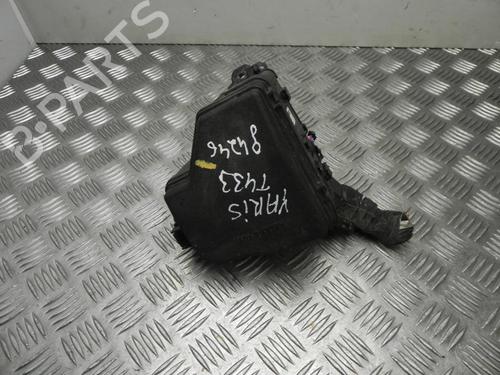 Zekeringkast Zekeringkast TOYOTA YARIS (_P13_) 1.3 (NSP130_, NSP130) (99 hp) 37582450 37582450