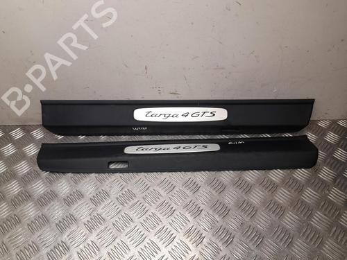 step-porsche-911-targa-991-2014-2015-2016-2017-2018-2019-37550929 main image