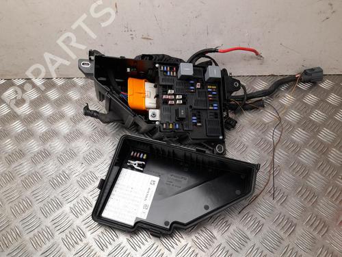 Used Fuse box Fuse box 37863398 37863398