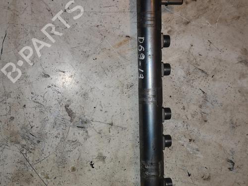 Used Injection rail BMW 1 (E81) 118 d (143 hp) 28940353