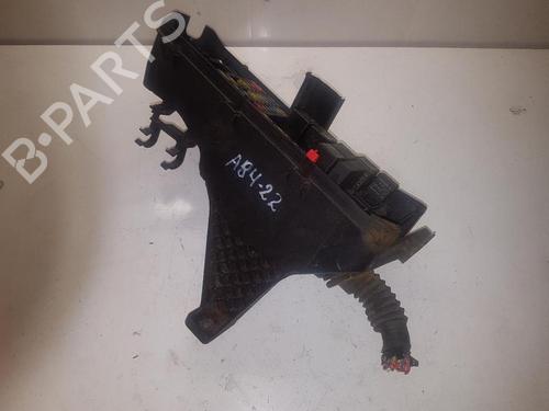 Used Fuse box Fuse box 38967830 38967830