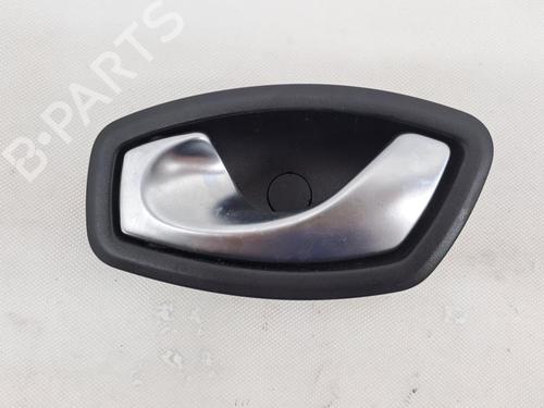 Used Front right interior door handle RENAULT CAPTUR I (J5_, H5_) 0.9 TCe 90 (90 hp) 28939826