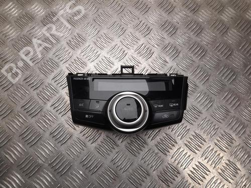 climate-control-toyota-prius-plus-_w4_-2011-37553033 main image