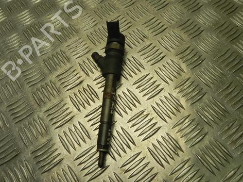 Used Injector TOYOTA YARIS (_P9_) 1.4 D-4D (NLP90_, NLP90R) (90 hp) 28946327