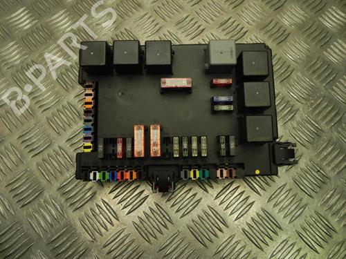 Used Fuse box Fuse box 37578998 37578998