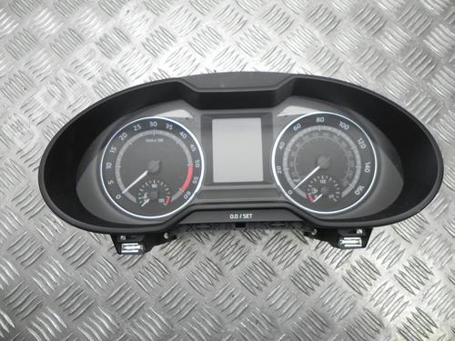 Used Instrument cluster Instrument cluster SKODA OCTAVIA III Combi (5E5, 5E6) 2.0 TDI (150 hp) 28947895 28947895