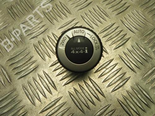 Used Switch NISSAN X-TRAIL II (T31) 2.0 dCi 4x4 (150 hp) 28911096