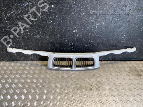 Used Grille Grille 37562103 37562103