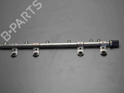 Used Injection rail BMW 5 (F10) 535 i xDrive (306 hp) 28911778