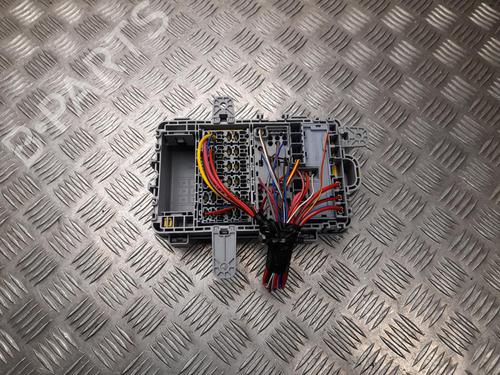 Used Fuse box Fuse box 38182736 38182736