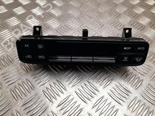 climate-control-toyota-auris-_e18_-2012-2013-2014-2015-2016-2017-2018-2019-37549341 main image
