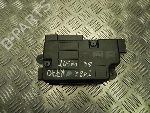 Used Fuse box Fuse box 37577378 37577378