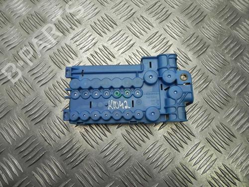 Used Fuse box Fuse box 37580302 37580302