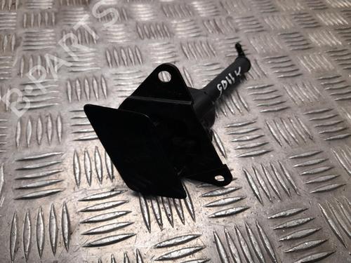 headlight-washer-jaguar-f-pace-x761-2015-37571695 main image
