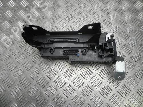 Used Fuse box Fuse box 37578406 37578406