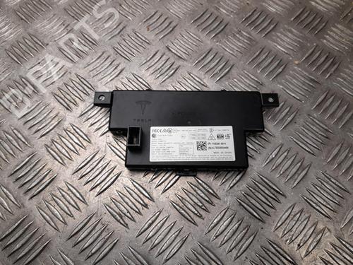 electronic-module-tesla-model-3-5yj3-2017-37558169 main image