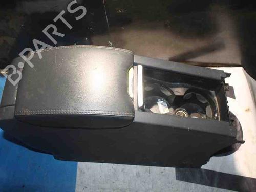 Used Armrest / Center console VOLVO S60 II (134) D3 (150 hp) 28929159