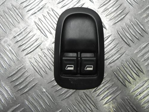 Fensterheberschalter links vorne für PEUGEOT 206 Hatchback (2A/C) 1.1 i (60 hp) 28924528