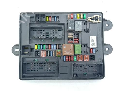 Used Fuse box Fuse box 38999179 38999179