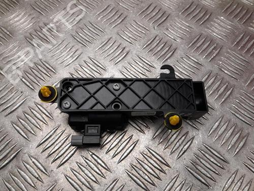 Front left lock TESLA MODEL X (5YJX) P90D AWD | BP28942940C98 