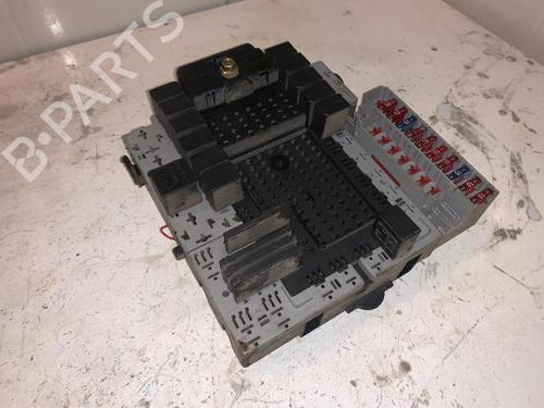 Used Fuse box Fuse box 38968002 38968002