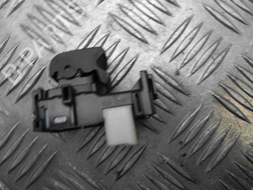 Left front window switch TOYOTA YARIS (_P13_) 1.3 (NSP130_, NSP130) | BP28937699I27