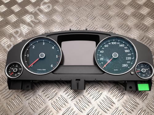 Used Instrument cluster VW TOUAREG (7P5, 7P6) 3.0 V6 TDI (245 hp) 28948461
