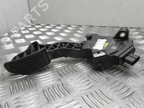 Used Pedal TOYOTA YARIS (_P13_) 1.5 Hybrid (NHP130_) (101 hp) 28940337