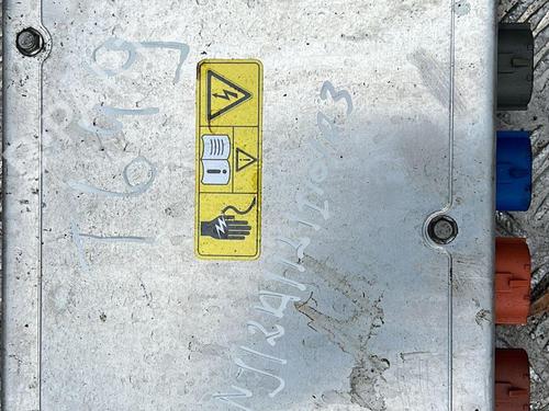 Used Inverter/Converter TESLA MODEL S (5YJS) 85 (367 hp) 28944188