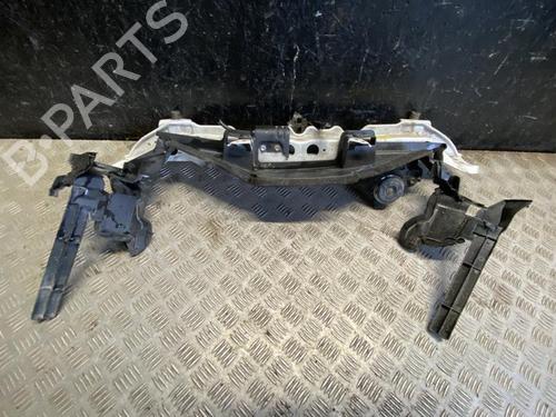 Used Crossmember TOYOTA YARIS (_P13_) 1.5 Hybrid (NHP130_) (101 hp) 28911194