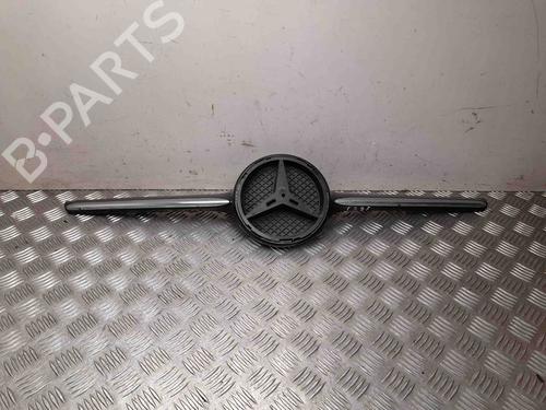 Used Grille MERCEDES-BENZ CLA Coupe (C117) CLA 250 4-matic (117.346) (211 hp) 28934824