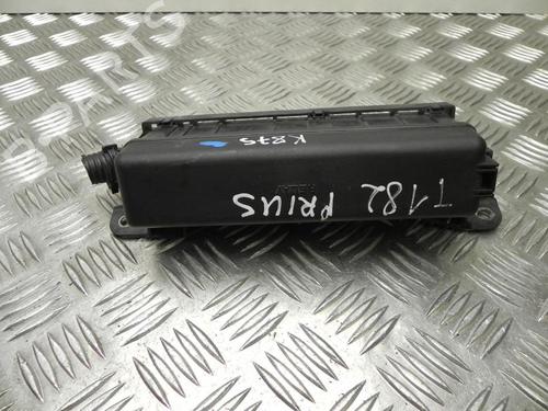 fuse-box-toyota-prius-liftback-_w2_-2003-2004-2005-2006-2007-2008-2009-2010-37578363 main image