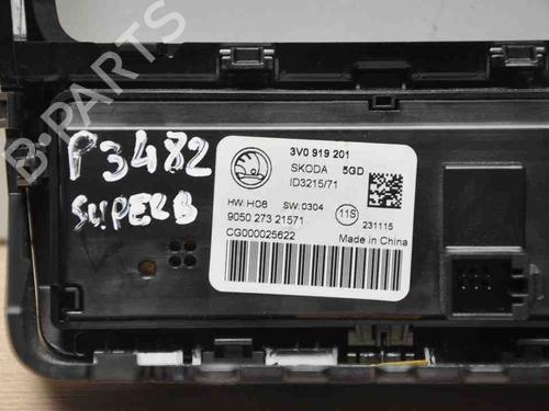 Display monitor SKODA SUPERB III Estate (3V5) 2.0 TDI 4x4 | BP28921762C48 